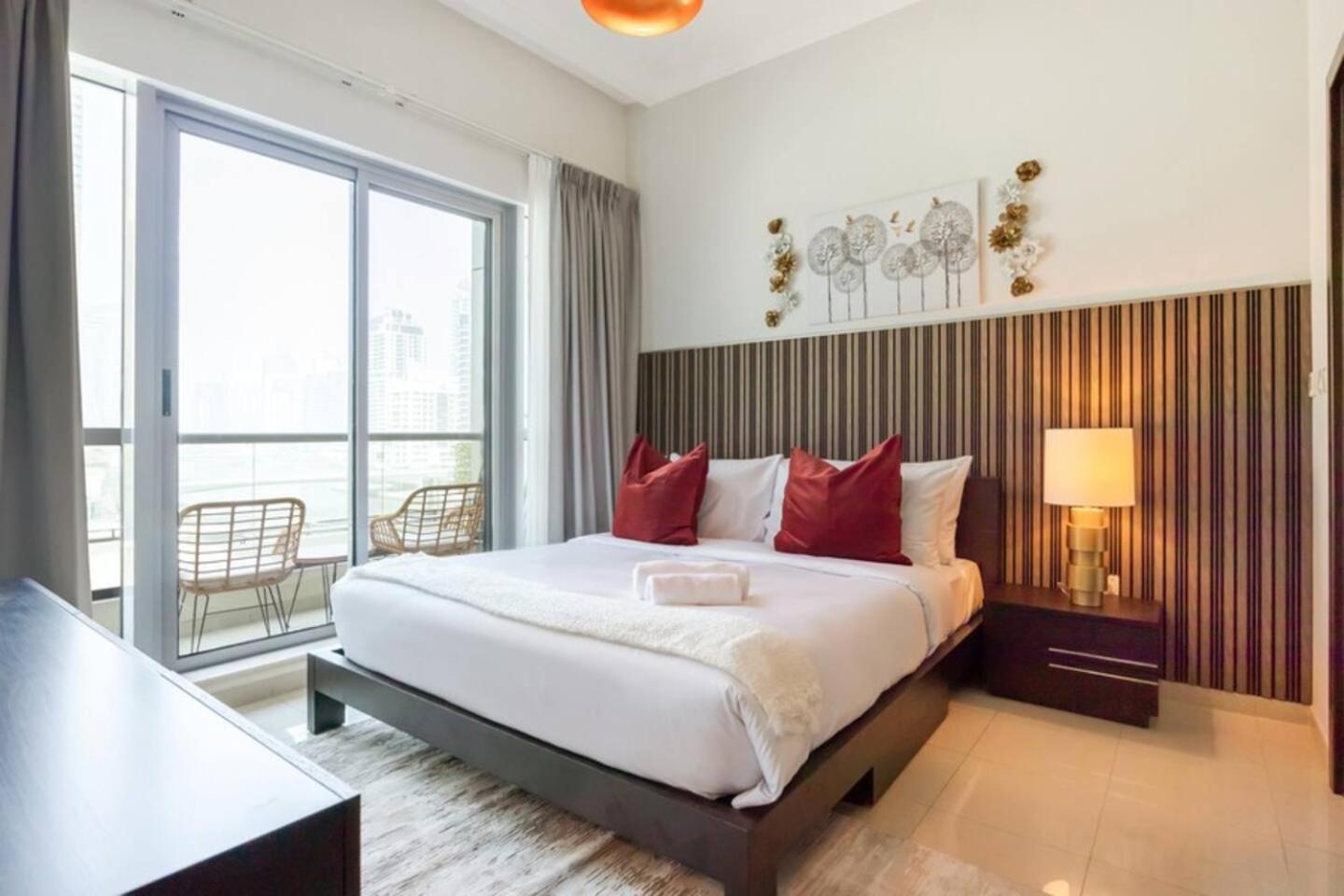 Luxurious 1 Bedroom Apartment In The Dubai Marina! Buitenkant foto