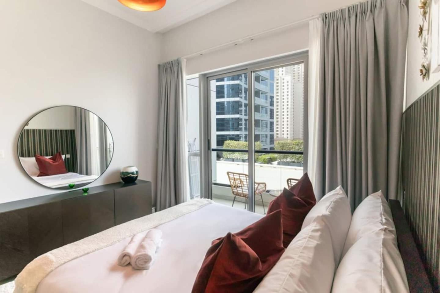 Luxurious 1 Bedroom Apartment In The Dubai Marina! Buitenkant foto